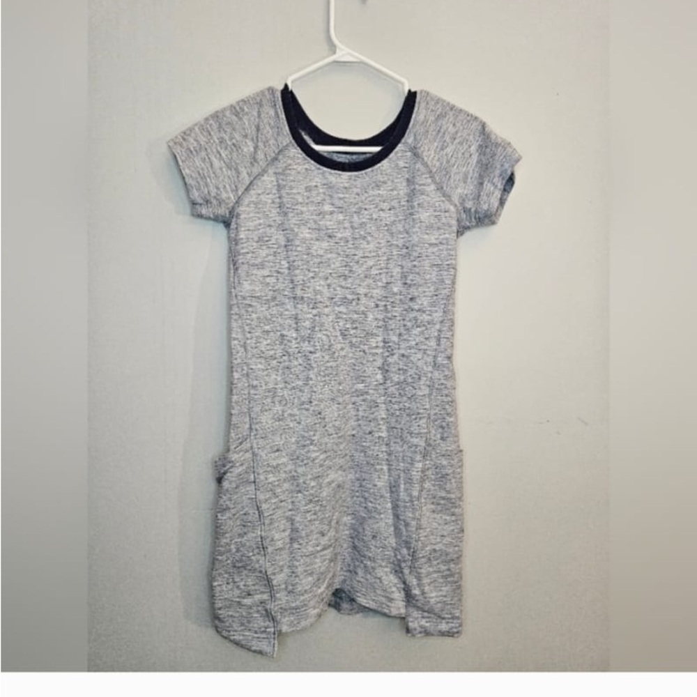 Lululemon Women's Rare Mini Slim Cut Above Dress. Navy/White. Size 2